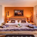 Africa House Homestay *