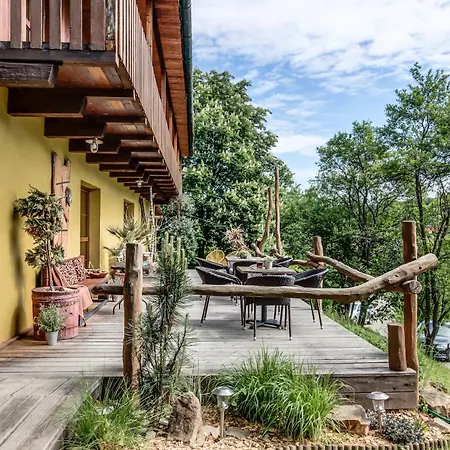 Africa House منزل للإقامة Zlín