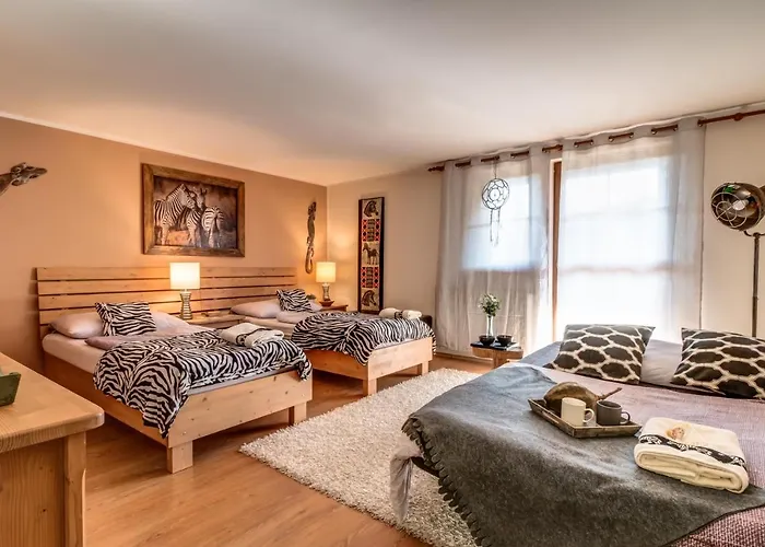 Africa House Privatunterkunft Zlín